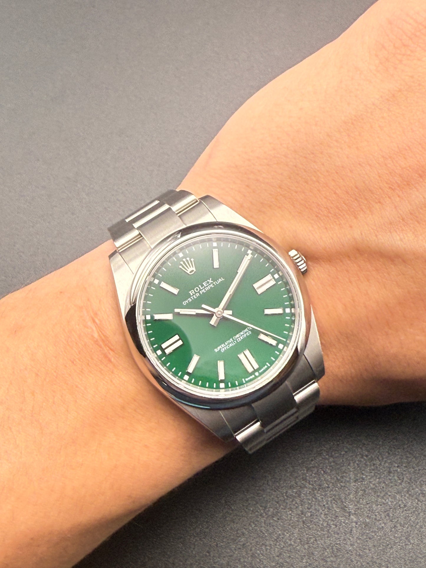 Rolex Oyster Perpetual 41mm Green 124300 2024 Full Set
