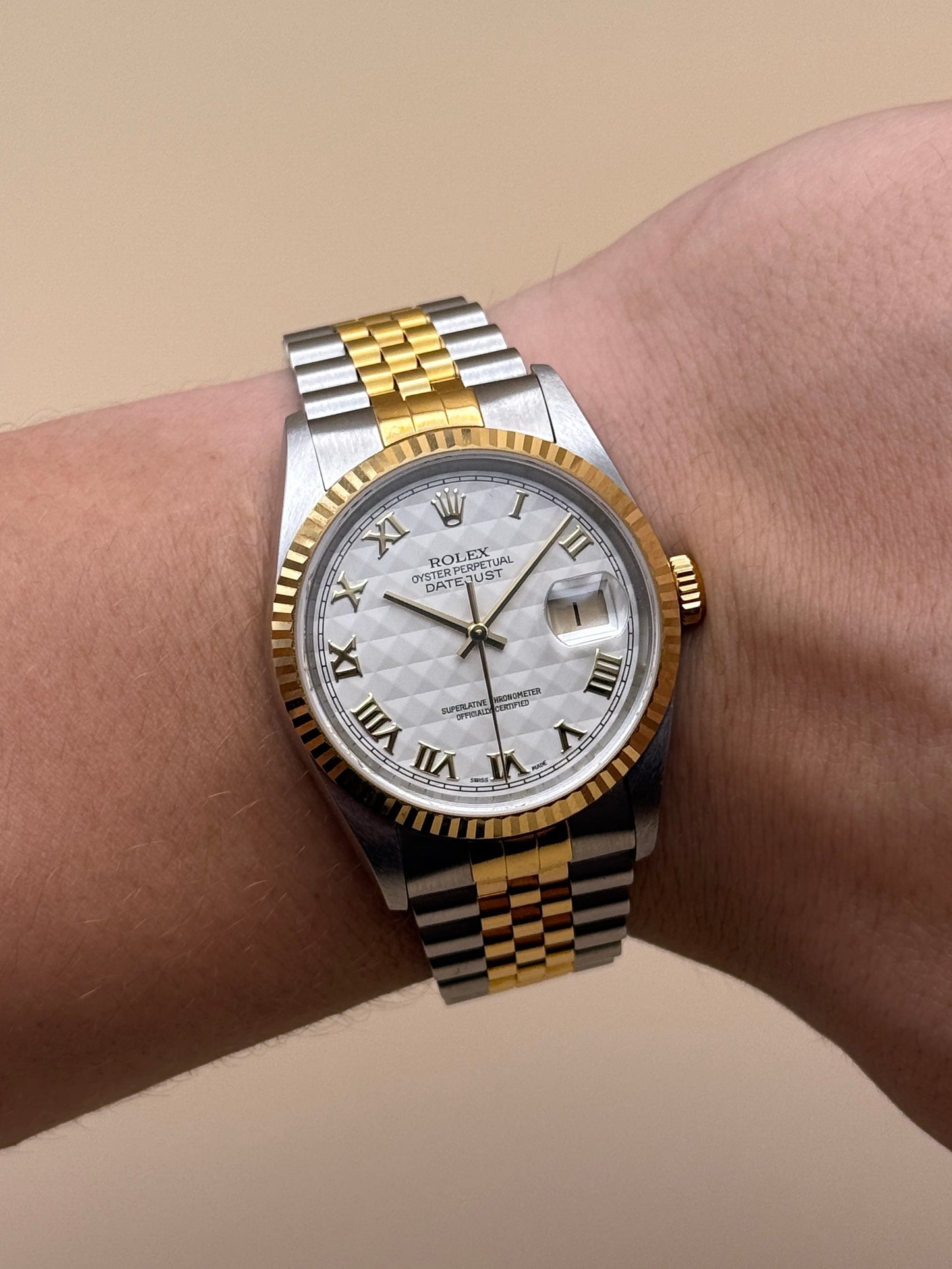 Rolex DateJust 16233 Ivory Pyramid Y Full Set